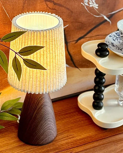 Retro LED Table Lamp Bedroom Fabric Pleated USB Study For Home Room Decor Desktop Decorative Ambiance Bedrooms LED Bedside Lamps